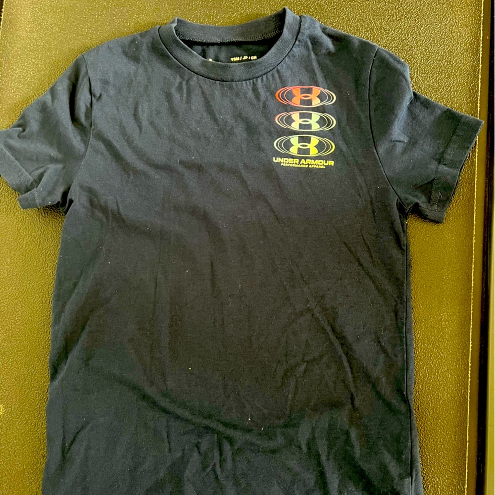 Barley used navy boys T-shirt (all offers will be considered)